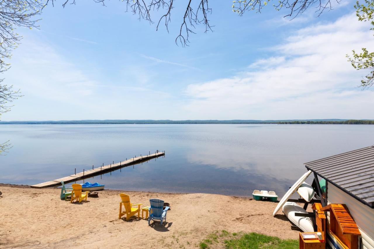 Greystone on Golden Lake Deacon Buitenkant foto